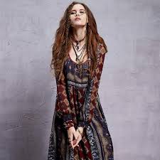 1001 Ideas For Romantic And Chic Boho Style Outfits Boho Chic Maxi Dess In Burgundy And Navy With Gre In 2020 Boho Fashion Boho Chic Fashion Boho Style Outfits