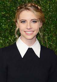 Wallis Currie Wood Emma Roberts Actresses Wallis