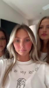 White lie😊 @LENI @Ella Delaney 💝🎀