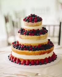 Wedding Creme Et Fruit Des Bois Idee Dessert Mariage Gateaux De Douche Gateau Mariage