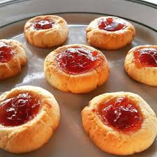 Recette Petits Biscuits De Noel A La Confiture Recipe Italian Cuisine Recipe Cooking And Baking Food