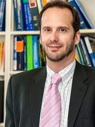 Professor Frédéric Bachand receives Advocatus Emeritus title