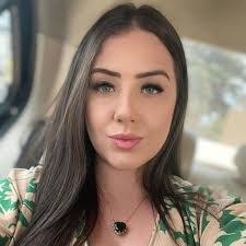 Kenneth Mee's Instagram, Twitter & Facebook