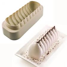Moule A Buche Meringa Silikomartmoule Permettant De Realiser Une Jolie Buche Pour Noel Par Exemple Ou Tout Autre Evene Moules Moule Patisserie Moule Silikomart