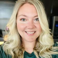 Sara Garrison's Instagram, Twitter & Facebook