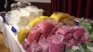In shiny flakes kommen jedoch auch stimmen der polizei und des gerichts einordnend zu wort. Drogenamazon Shiny Flakes To Gefickt Rauschmittelkunde Drogen Blog News