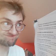 3 rok medycyny to nieustanna walka. W środę tzw. "oficyny" czyli kolokwium  z wszystkich leków które mieliśmy na seminariach w dwóch semestrach oraz  część z leków z wykładów. Także walka trwa, ale