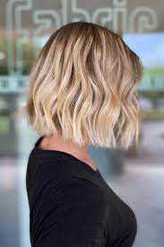 Versatili, facili da modellare e ideali per realizzare il tuo stile da sogno, i capelli di media lunghezza sono tutto fuorchè poco interessanti. Pin Su Capelli Chiari