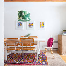 how to decorate with mismatched dining