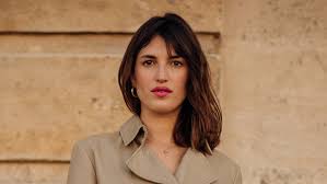 Ganz wichtig derzeit ist der seitenscheitel: Trend Frisur Fur Frauen Ab 30 So Wird Der Long Bob Im Sommer 2020 Getragen Vogue Germany