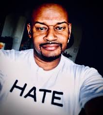 Hello everyone I'm deaf 🧏‍♂️ I'm 34 years old Born from Panama 🇵🇦 and I  live here in Colorado When I was 3 years old has a serve a profound hearing  loss