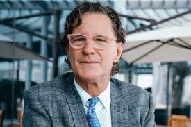 About Prof. Dr Luis Gavin