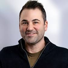 Alexis Leonard's Instagram, Twitter & Facebook