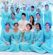 Baju maz utk engagement maz liyana tema pink+turquoise blue. 24 Pilihan Warna Baju Bridesmaid Yang Confirm Korang Suka Pesona Pengantin