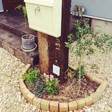 玄関 入り口 アボカドの種 枕木花壇diy 枕木門柱 ピアス作ってます などのインテリア実例 2017 09 15 18 58 07 roomclip ルームクリップ 門柱 花壇 花壇 diy 門柱