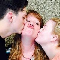 Kim Donner (kimmiedhawaii)