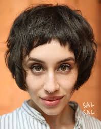 40 Сharming Short Fringe Hairstyles for Any Taste and Occasion