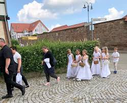 We did not find results for: Kirchgemeinde Feiert Fronleichnam In Dermbach Rhonkanal Schafe Videos Online