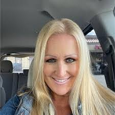 Sandra Kinard's Instagram, Twitter & Facebook