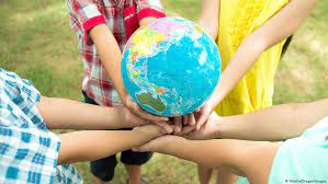 Menyambut hari persahabatan sedunia, 30 juli, mungkin sudah saatnya berefleksi pada hubungan pertemanan antara kita dengan lingkaran sosial. Hari Persahabatan Sedunia 30 Juli Terkoneksi Tapi Tetap Kesepian Dunia Informasi Terkini Dari Berbagai Penjuru Dunia Dw 30 07 2020