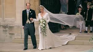 We did not find results for: Von Der Queen Bis Kate Die Hochzeitskleider Der Britischen Royals Stern De