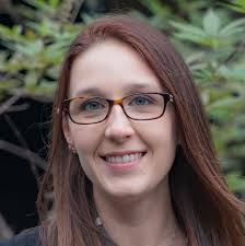 Lindsay Perry's Instagram, Twitter & Facebook