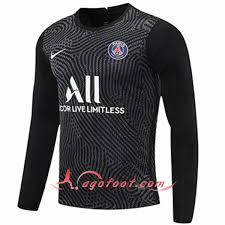 Si le psg avait habitué ses fans à des maillots extérieur originaux, jamais le club n'avait osé le un liseré bleu marine, blanc et rouge entour le col du maillot et le mot 'paris est cousu au niveau du cou. Nouveau Maillot Foot Psg Personnalise Floque Pas Chere