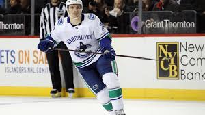 Sur le résultat final, sur le temps du pénalty et également sur les. Hockey Sur Glace Antoine Roussel Et Les Canucks Relevent La Tete