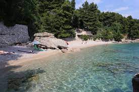 Die beiden einzigen restaurants in molunat haben eine beneidenswerte auswahl erlesener weine und ein reiches gastronomisches angebot. Die 5 Schonsten Strande Der Halbinsel Peljesac Blog Adriatic Hr