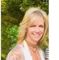 Shari Monroe's Instagram, Twitter & Facebook