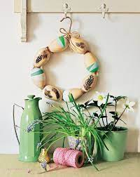 Ostern ist ein schönes familienfest. Osterkranz Basteln Deko Fur Das Osterfest Brigitte De