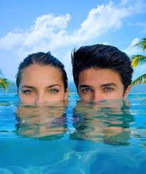 Mara Rubin's Instagram, Twitter & Facebook