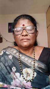 Anyone know who sings the theme tune, and what its called please?