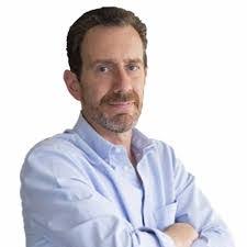 Steven Trainer's Instagram, Twitter & Facebook