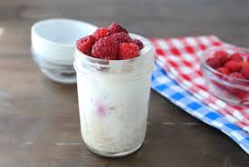 Add the vanilla, almond milk, cinnamon, and maple syrup and stir to mix well. Best High Protein Overnight Oats Without Protein Powder