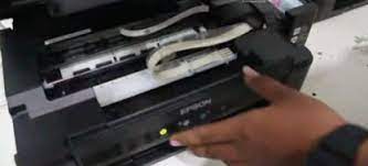 Salah satu penyebab yang sering terjadi pada printer epson adalah karena adanya sumbatan udara pada catridge printer. Cara Mengatasi Tinta Tidak Keluar Pada Printer Epson L 210 Pusat Tutorial