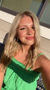 Hi, gorgeous! Looking for stunning lashes, effortless brows, or a relaxing  facial? I've got you covered! 😇 I'm Emma, a licensed esthetician and lash  artist, and the owner of Esthetics With Emma,