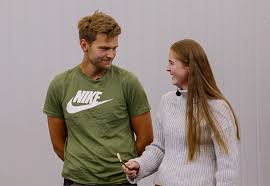 Modified march 24, 2021 by imsdal. Modum Tv 2 Dommer Finn Grat Anna 23 Og Jone 27 Premiert Med Gullhammer