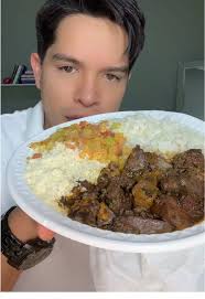 Experimente Sarapatel de Bode: Uma Delícia Nordestina