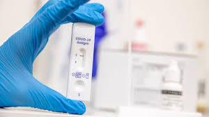 Antigen tests detect the presence of a specific viral protein in a collected sample. Interview L Wo Hakt S Beim Antigentest Corona Schnelltest Noch Kein Gamechanger Rbb
