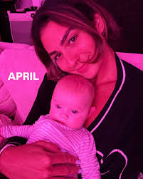 Vulnerable post incoming 'cause everything looks like a dream online but  here's a little story for you… Beginning of 2024 I had a thriving business  doing social media marketing for restaurants and