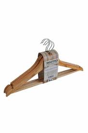 Ürünlerinizi uzun yıllar yıpranmadan sergileyecek bir üründür. Ahsap Elbise Askisi En Ucuz Modelleri