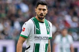 Tim Kleindienst: Frau, Kinder, Gehalt & seine Karriere