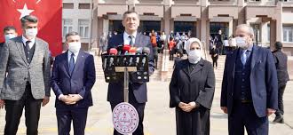 Meb bakanı ziya selçuk biyografisini araştırıyor. Milli Egitim Bakani Ziya Selcuk Tan Yuz Yuze Egitim Aciklamasi Egitim Ekonomisi