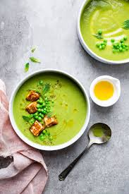 Creme De Petits Pois Menthe Et Haloumi De Josee Di Stasio Recette Couscous Vegetarien Petit Pois Recette Soupe