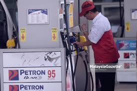 Penetapan harga minyak mingguan ini sekaligus menggantikan penetapan harga secara bulanan yang dilaksanakan sebelum ini. Kereta Mewah 1 500cc Tidak Dapat Subsidi Minyak Malaysiagazette