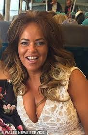 Janet Savage's Instagram, Twitter & Facebook