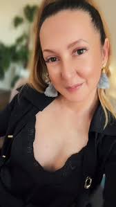 We don't wait for husbands in this corner We know our worth We get it This  also applied when we have partners just not leveling up. And we're done  buying the version