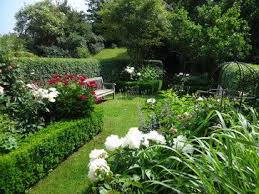 Alles aus einer hand neben der planung, ausführung und pflege ihrer grünanlage kümmern wir uns u. Reihenhausgarten Coburg Klassisch Garten Pflanzen Other Metro Droll Lauenstein Bepflanzung Garten Pflanzen Garten