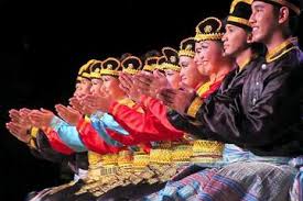 Dalam bahasa aceh, bungong jeumpa artinya bunga cempaka. Lirik Lagu Bungong Jeumpa Dari Aceh Dan Artinya Dalam Bahasa Indonesia Materi Lagu Dan Pakaian Adat Di Tvri Sd Kelas 1 2 3 Rabu 29 April 2020 Semua Halaman Fotokita